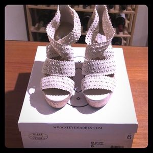 Steve Madden Elston Wedges